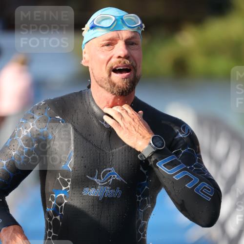 25.08.2024 - Elbe Triathlon Hamburg H.Heesch http://msf.ph/oto/6860088 25.08.2024 09:13:54 Schwimmen 340, 349, 367, 408, 420, 440 meine-sportfotos.de