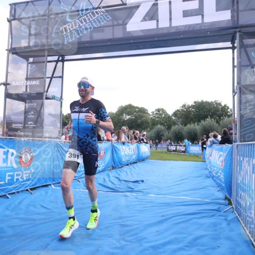 25.08.2024 - Elbe Triathlon Hamburg H.Heesch http://msf.ph/oto/6860098 25.08.2024 11:01:14 Ziel 391 meine-sportfotos.de