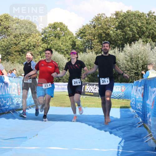 25.08.2024 - Elbe Triathlon Hamburg H.Heesch http://msf.ph/oto/6860105 25.08.2024 16:36:40 Ziel  meine-sportfotos.de