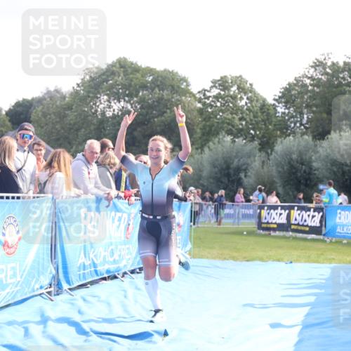 25.08.2024 - Elbe Triathlon Hamburg H.Heesch http://msf.ph/oto/6860107 25.08.2024 11:01:29 Ziel 482 meine-sportfotos.de