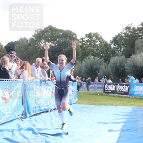 25.08.2024 - Elbe Triathlon Hamburg H.Heesch http://msf.ph/oto/6860113 25.08.2024 11:01:29 Ziel 482 meine-sportfotos.de
