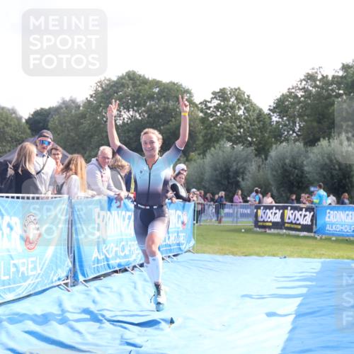 25.08.2024 - Elbe Triathlon Hamburg H.Heesch http://msf.ph/oto/6860116 25.08.2024 11:01:29 Ziel 482 meine-sportfotos.de