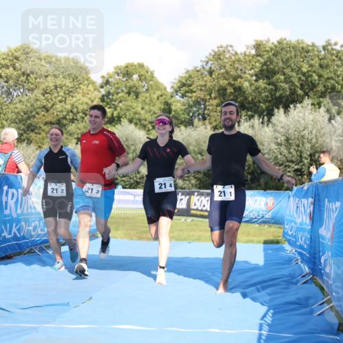 25.08.2024 - Elbe Triathlon Hamburg H.Heesch http://msf.ph/oto/6860117 25.08.2024 16:36:41 Ziel  meine-sportfotos.de