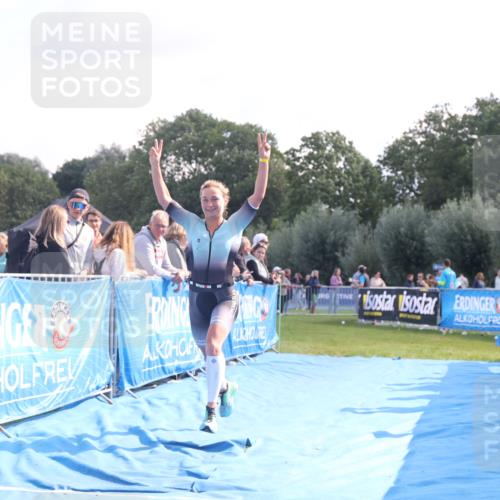 25.08.2024 - Elbe Triathlon Hamburg H.Heesch http://msf.ph/oto/6860122 25.08.2024 11:01:29 Ziel 482 meine-sportfotos.de