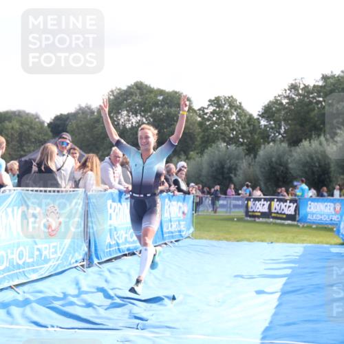 25.08.2024 - Elbe Triathlon Hamburg H.Heesch http://msf.ph/oto/6860124 25.08.2024 11:01:29 Ziel 482 meine-sportfotos.de