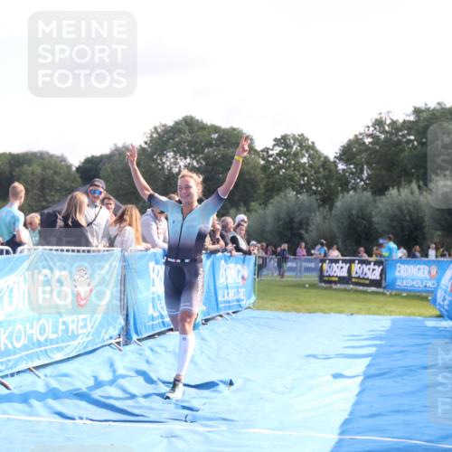 25.08.2024 - Elbe Triathlon Hamburg H.Heesch http://msf.ph/oto/6860129 25.08.2024 11:01:29 Ziel 482 meine-sportfotos.de