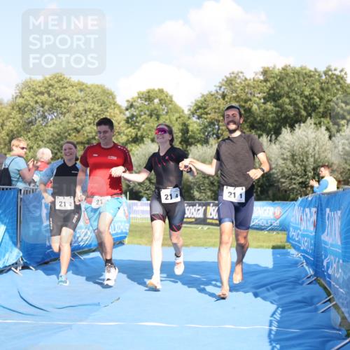25.08.2024 - Elbe Triathlon Hamburg H.Heesch http://msf.ph/oto/6860138 25.08.2024 16:36:41 Ziel  meine-sportfotos.de