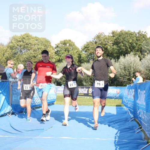 25.08.2024 - Elbe Triathlon Hamburg H.Heesch http://msf.ph/oto/6860140 25.08.2024 16:36:41 Ziel  meine-sportfotos.de