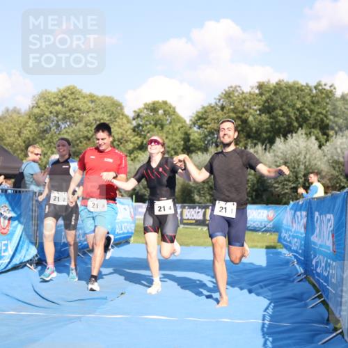 25.08.2024 - Elbe Triathlon Hamburg H.Heesch http://msf.ph/oto/6860148 25.08.2024 16:36:41 Ziel  meine-sportfotos.de