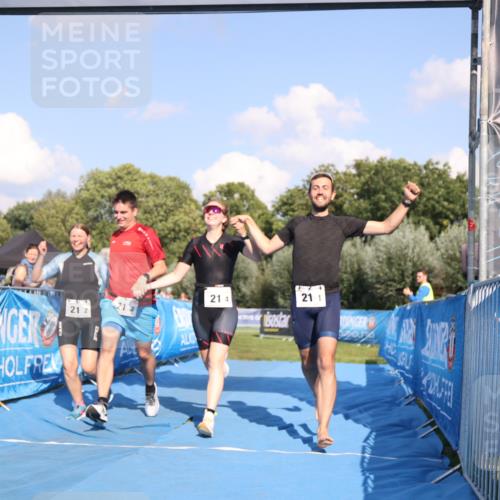 25.08.2024 - Elbe Triathlon Hamburg H.Heesch http://msf.ph/oto/6860167 25.08.2024 16:36:41 Ziel  meine-sportfotos.de