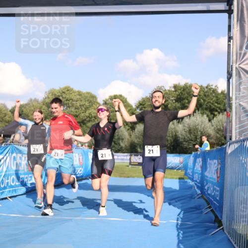 25.08.2024 - Elbe Triathlon Hamburg H.Heesch http://msf.ph/oto/6860176 25.08.2024 16:36:41 Ziel  meine-sportfotos.de