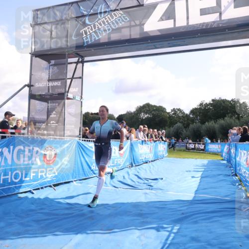 25.08.2024 - Elbe Triathlon Hamburg H.Heesch http://msf.ph/oto/6860178 25.08.2024 11:01:30 Ziel 482 meine-sportfotos.de