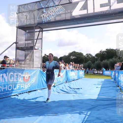 25.08.2024 - Elbe Triathlon Hamburg H.Heesch http://msf.ph/oto/6860183 25.08.2024 11:01:30 Ziel 482 meine-sportfotos.de