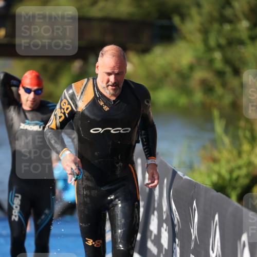 25.08.2024 - Elbe Triathlon Hamburg H.Heesch http://msf.ph/oto/6860185 25.08.2024 09:14:23 Schwimmen 367, 404, 414, 415, 419, 465 meine-sportfotos.de