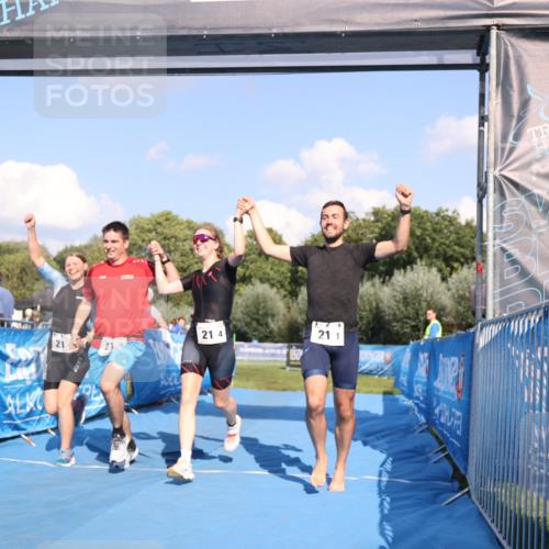 25.08.2024 - Elbe Triathlon Hamburg H.Heesch http://msf.ph/oto/6860192 25.08.2024 16:36:42 Ziel  meine-sportfotos.de
