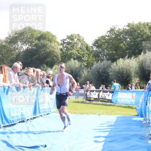 25.08.2024 - Elbe Triathlon Hamburg H.Heesch http://msf.ph/oto/6860196 25.08.2024 11:01:47 Ziel 368 meine-sportfotos.de