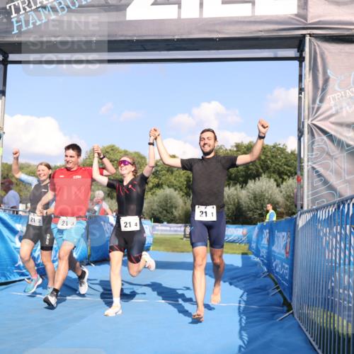 25.08.2024 - Elbe Triathlon Hamburg H.Heesch http://msf.ph/oto/6860198 25.08.2024 16:36:42 Ziel  meine-sportfotos.de
