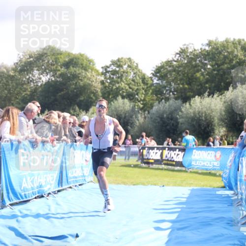 25.08.2024 - Elbe Triathlon Hamburg H.Heesch http://msf.ph/oto/6860201 25.08.2024 11:01:47 Ziel 368 meine-sportfotos.de