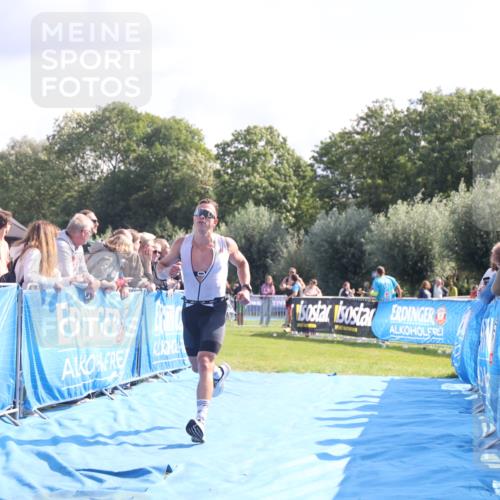 25.08.2024 - Elbe Triathlon Hamburg H.Heesch http://msf.ph/oto/6860208 25.08.2024 11:01:47 Ziel 368 meine-sportfotos.de