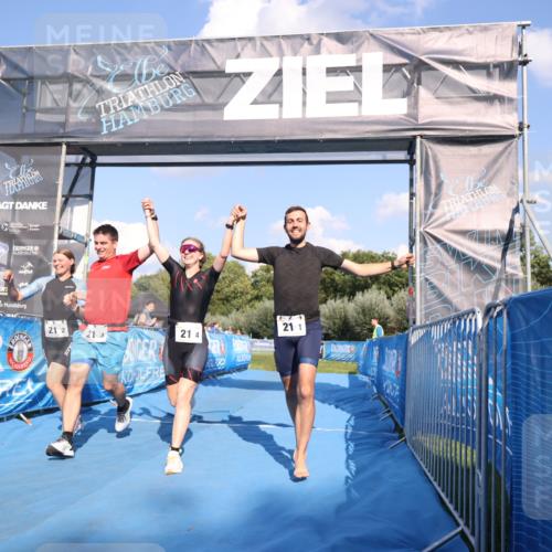 25.08.2024 - Elbe Triathlon Hamburg H.Heesch http://msf.ph/oto/6860223 25.08.2024 16:36:42 Ziel  meine-sportfotos.de