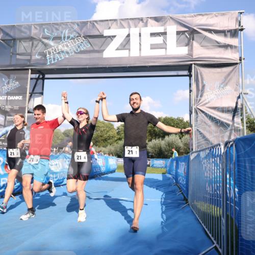 25.08.2024 - Elbe Triathlon Hamburg H.Heesch http://msf.ph/oto/6860230 25.08.2024 16:36:42 Ziel  meine-sportfotos.de