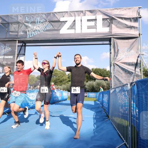 25.08.2024 - Elbe Triathlon Hamburg H.Heesch http://msf.ph/oto/6860233 25.08.2024 16:36:42 Ziel  meine-sportfotos.de