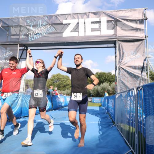 25.08.2024 - Elbe Triathlon Hamburg H.Heesch http://msf.ph/oto/6860244 25.08.2024 16:36:42 Ziel  meine-sportfotos.de