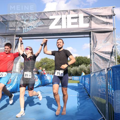 25.08.2024 - Elbe Triathlon Hamburg H.Heesch http://msf.ph/oto/6860248 25.08.2024 16:36:42 Ziel  meine-sportfotos.de
