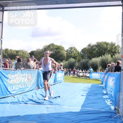 25.08.2024 - Elbe Triathlon Hamburg H.Heesch http://msf.ph/oto/6860257 25.08.2024 11:01:48 Ziel 368 meine-sportfotos.de