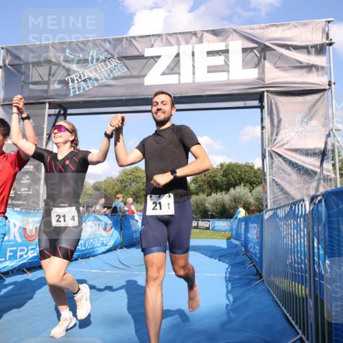 25.08.2024 - Elbe Triathlon Hamburg H.Heesch http://msf.ph/oto/6860258 25.08.2024 16:36:42 Ziel  meine-sportfotos.de