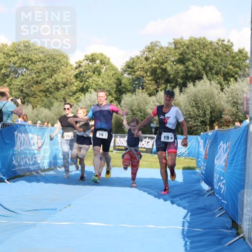 25.08.2024 - Elbe Triathlon Hamburg H.Heesch http://msf.ph/oto/6860262 25.08.2024 16:42:01 Ziel  meine-sportfotos.de