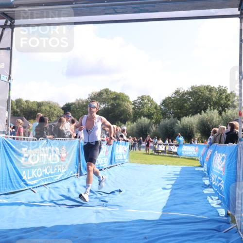 25.08.2024 - Elbe Triathlon Hamburg H.Heesch http://msf.ph/oto/6860263 25.08.2024 11:01:48 Ziel 368 meine-sportfotos.de