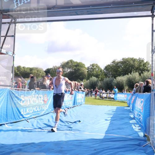 25.08.2024 - Elbe Triathlon Hamburg H.Heesch http://msf.ph/oto/6860266 25.08.2024 11:01:48 Ziel 368 meine-sportfotos.de