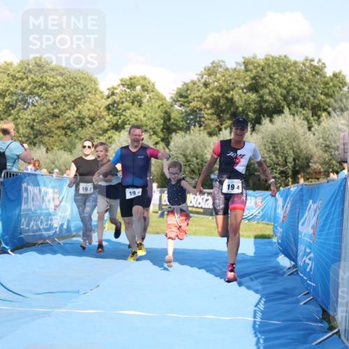 25.08.2024 - Elbe Triathlon Hamburg H.Heesch http://msf.ph/oto/6860276 25.08.2024 16:42:01 Ziel  meine-sportfotos.de
