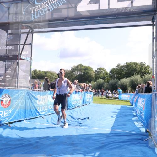 25.08.2024 - Elbe Triathlon Hamburg H.Heesch http://msf.ph/oto/6860278 25.08.2024 11:01:48 Ziel 368 meine-sportfotos.de