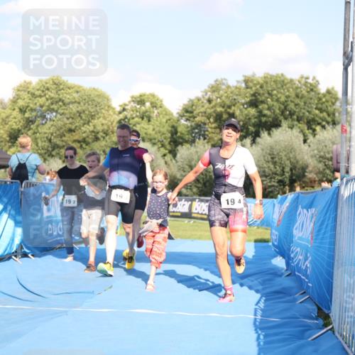 25.08.2024 - Elbe Triathlon Hamburg H.Heesch http://msf.ph/oto/6860282 25.08.2024 16:42:01 Ziel  meine-sportfotos.de
