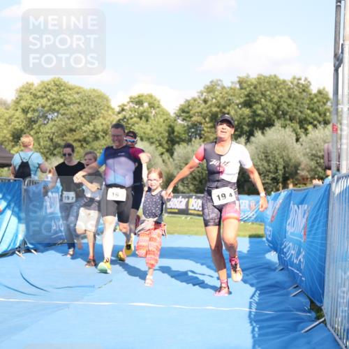 25.08.2024 - Elbe Triathlon Hamburg H.Heesch http://msf.ph/oto/6860286 25.08.2024 16:42:02 Ziel  meine-sportfotos.de