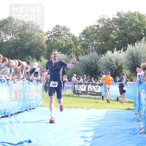 25.08.2024 - Elbe Triathlon Hamburg H.Heesch http://msf.ph/oto/6860320 25.08.2024 11:02:07 Ziel 249 meine-sportfotos.de