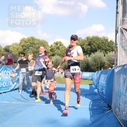 25.08.2024 - Elbe Triathlon Hamburg H.Heesch http://msf.ph/oto/6860322 25.08.2024 16:42:02 Ziel  meine-sportfotos.de