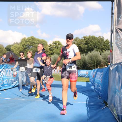 25.08.2024 - Elbe Triathlon Hamburg H.Heesch http://msf.ph/oto/6860325 25.08.2024 16:42:02 Ziel  meine-sportfotos.de