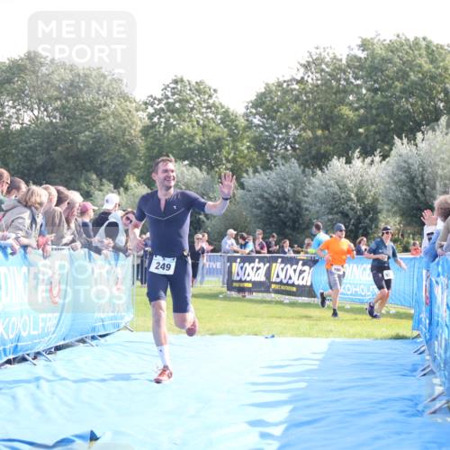 25.08.2024 - Elbe Triathlon Hamburg H.Heesch http://msf.ph/oto/6860326 25.08.2024 11:02:07 Ziel 249 meine-sportfotos.de