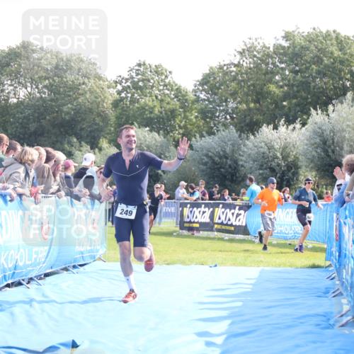25.08.2024 - Elbe Triathlon Hamburg H.Heesch http://msf.ph/oto/6860331 25.08.2024 11:02:07 Ziel 249 meine-sportfotos.de