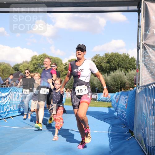 25.08.2024 - Elbe Triathlon Hamburg H.Heesch http://msf.ph/oto/6860338 25.08.2024 16:42:02 Ziel  meine-sportfotos.de