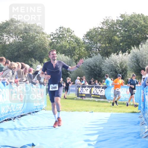 25.08.2024 - Elbe Triathlon Hamburg H.Heesch http://msf.ph/oto/6860340 25.08.2024 11:02:07 Ziel 249 meine-sportfotos.de