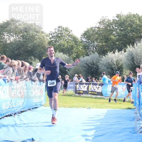 25.08.2024 - Elbe Triathlon Hamburg H.Heesch http://msf.ph/oto/6860344 25.08.2024 11:02:07 Ziel 249 meine-sportfotos.de