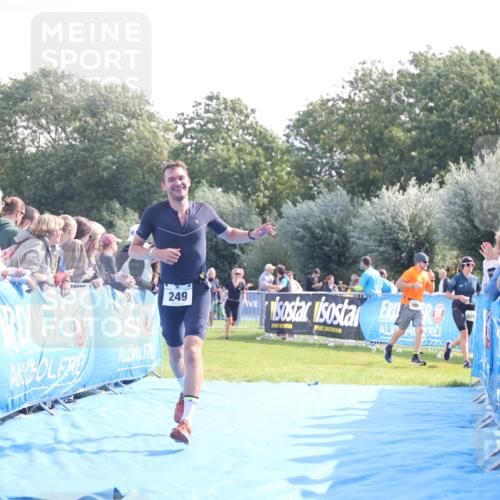 25.08.2024 - Elbe Triathlon Hamburg H.Heesch http://msf.ph/oto/6860351 25.08.2024 11:02:07 Ziel 249 meine-sportfotos.de
