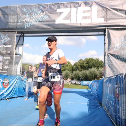 25.08.2024 - Elbe Triathlon Hamburg H.Heesch http://msf.ph/oto/6860370 25.08.2024 16:42:03 Ziel  meine-sportfotos.de