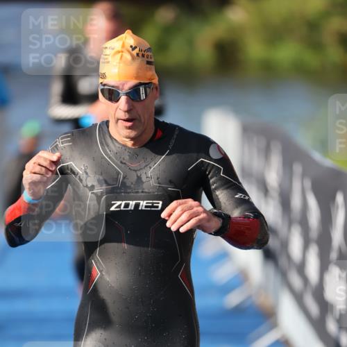 25.08.2024 - Elbe Triathlon Hamburg H.Heesch http://msf.ph/oto/6860371 25.08.2024 09:14:30 Schwimmen 338, 404, 414, 415, 419, 465 meine-sportfotos.de