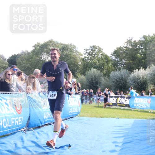 25.08.2024 - Elbe Triathlon Hamburg H.Heesch http://msf.ph/oto/6860374 25.08.2024 11:02:08 Ziel 249, 293 meine-sportfotos.de