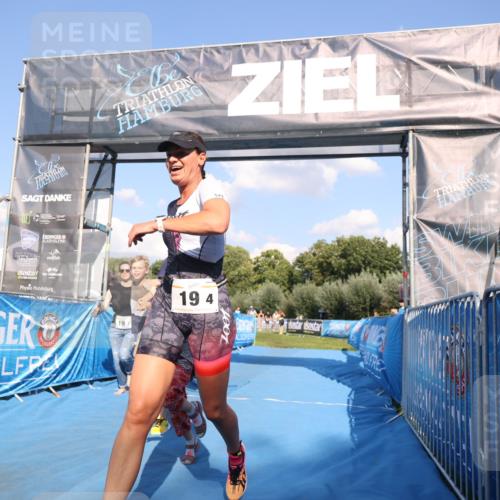 25.08.2024 - Elbe Triathlon Hamburg H.Heesch http://msf.ph/oto/6860377 25.08.2024 16:42:03 Ziel  meine-sportfotos.de